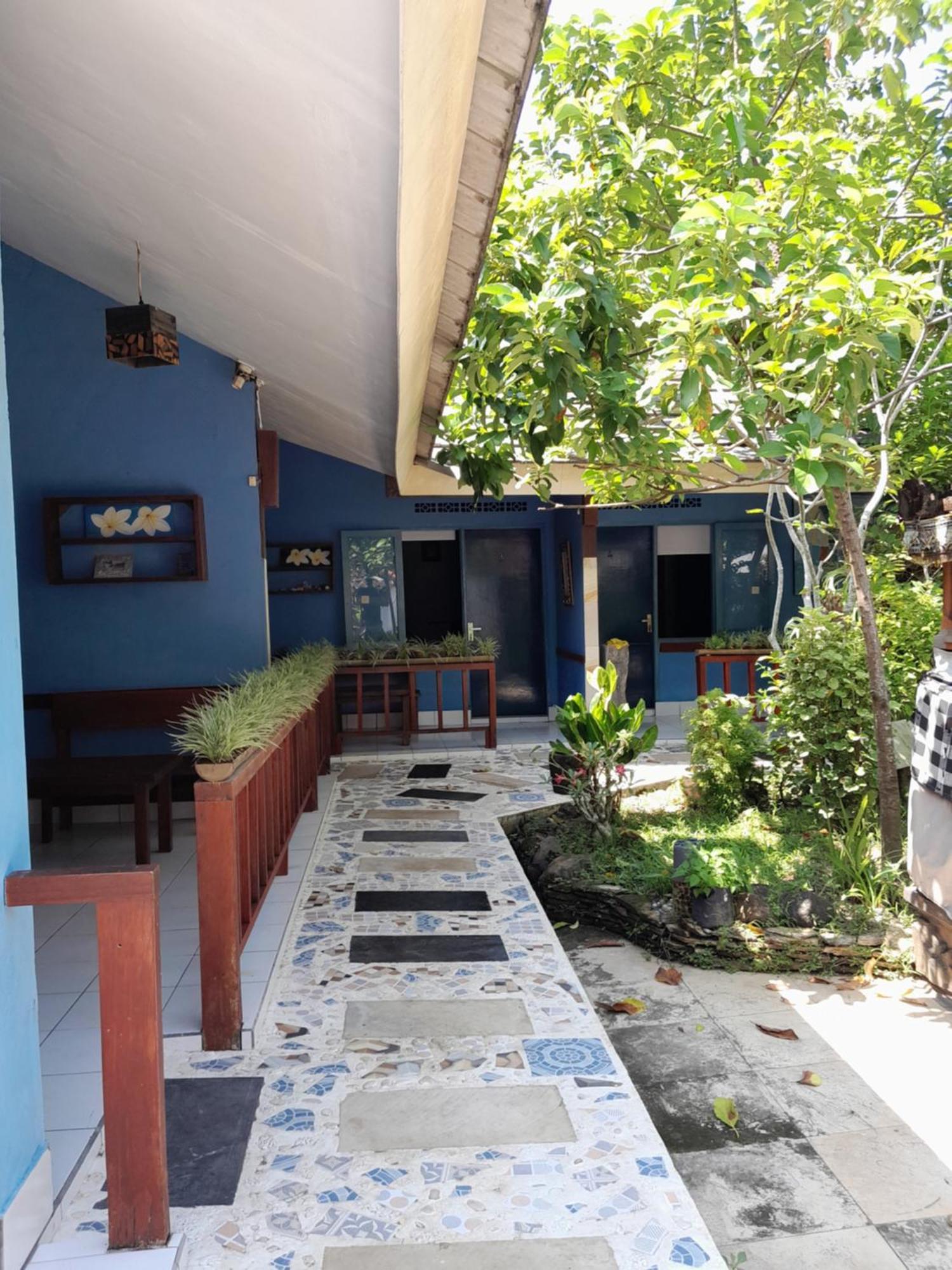 La Casa Homestay Senggigi Exterior photo
