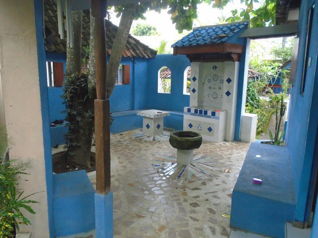 La Casa Homestay Senggigi Exterior photo