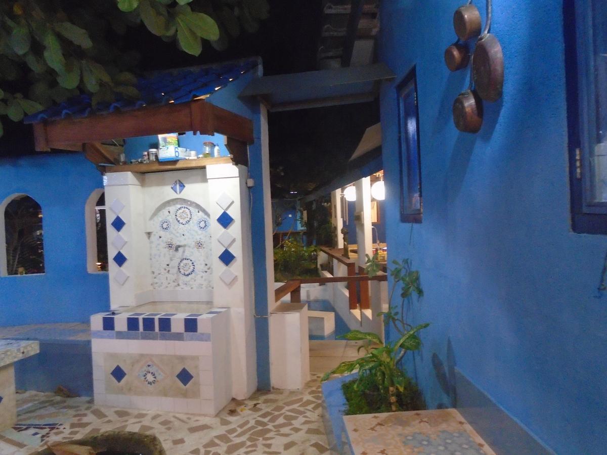 La Casa Homestay Senggigi Exterior photo